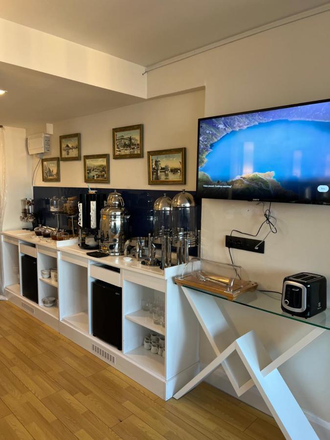 Orbi City Suitesバトゥーミ エクステリア 写真