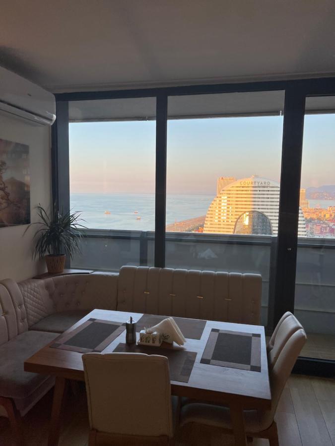 Orbi City Suitesバトゥーミ エクステリア 写真