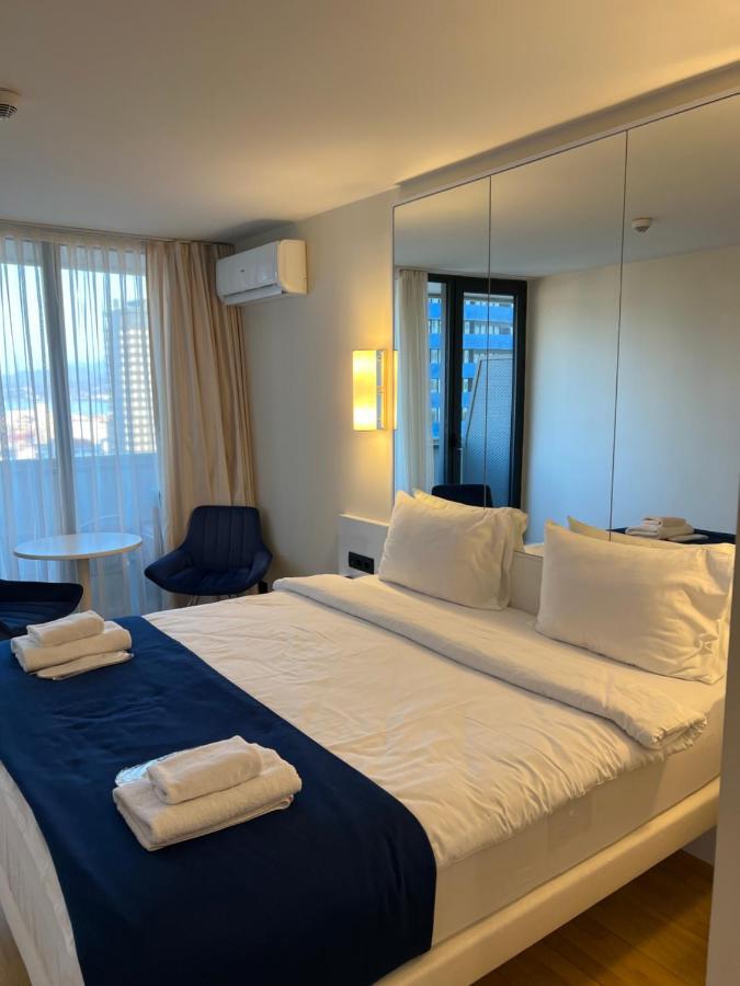 Orbi City Suitesバトゥーミ エクステリア 写真