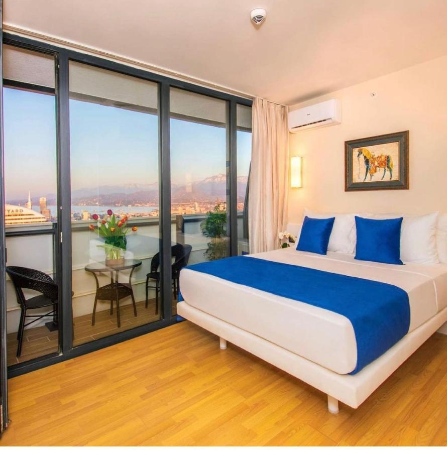 Orbi City Suitesバトゥーミ エクステリア 写真