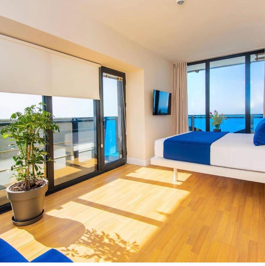 Orbi City Suitesバトゥーミ エクステリア 写真