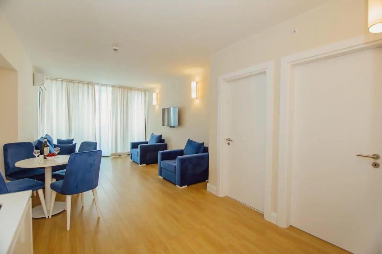 Orbi City Suitesバトゥーミ エクステリア 写真