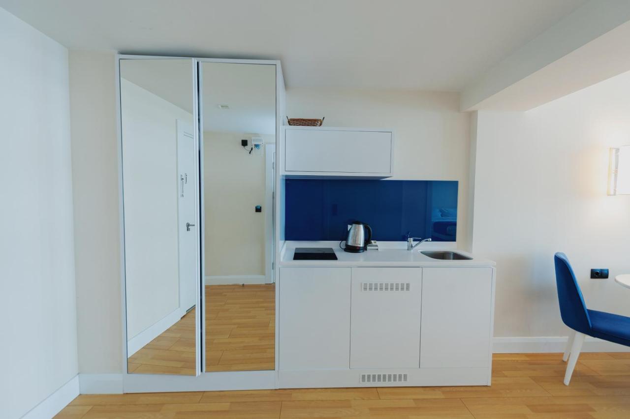 Orbi City Suitesバトゥーミ エクステリア 写真